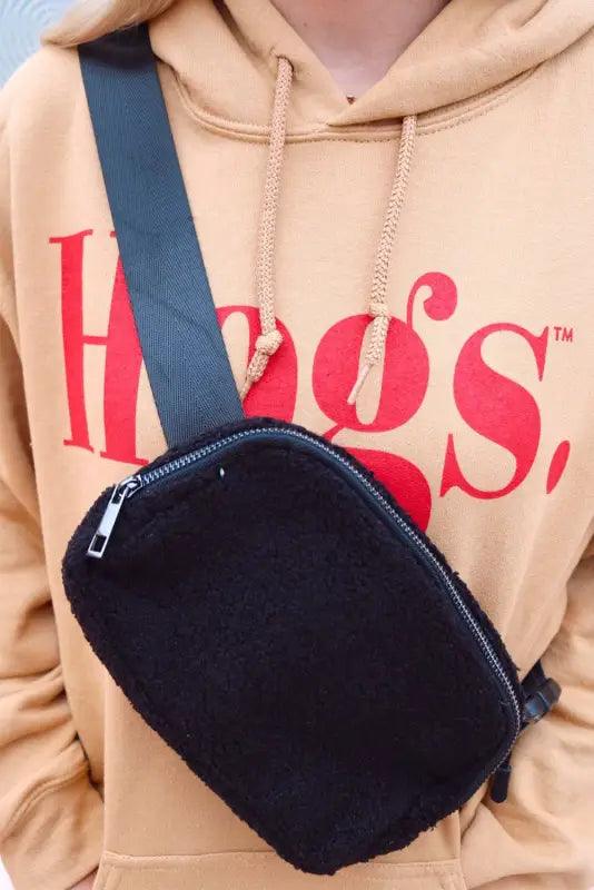 black-sherpa-adjustable-strap-crossbody-bag-703.jpg black-sherpa-adjustable-strap-crossbody-bag-703.jpg