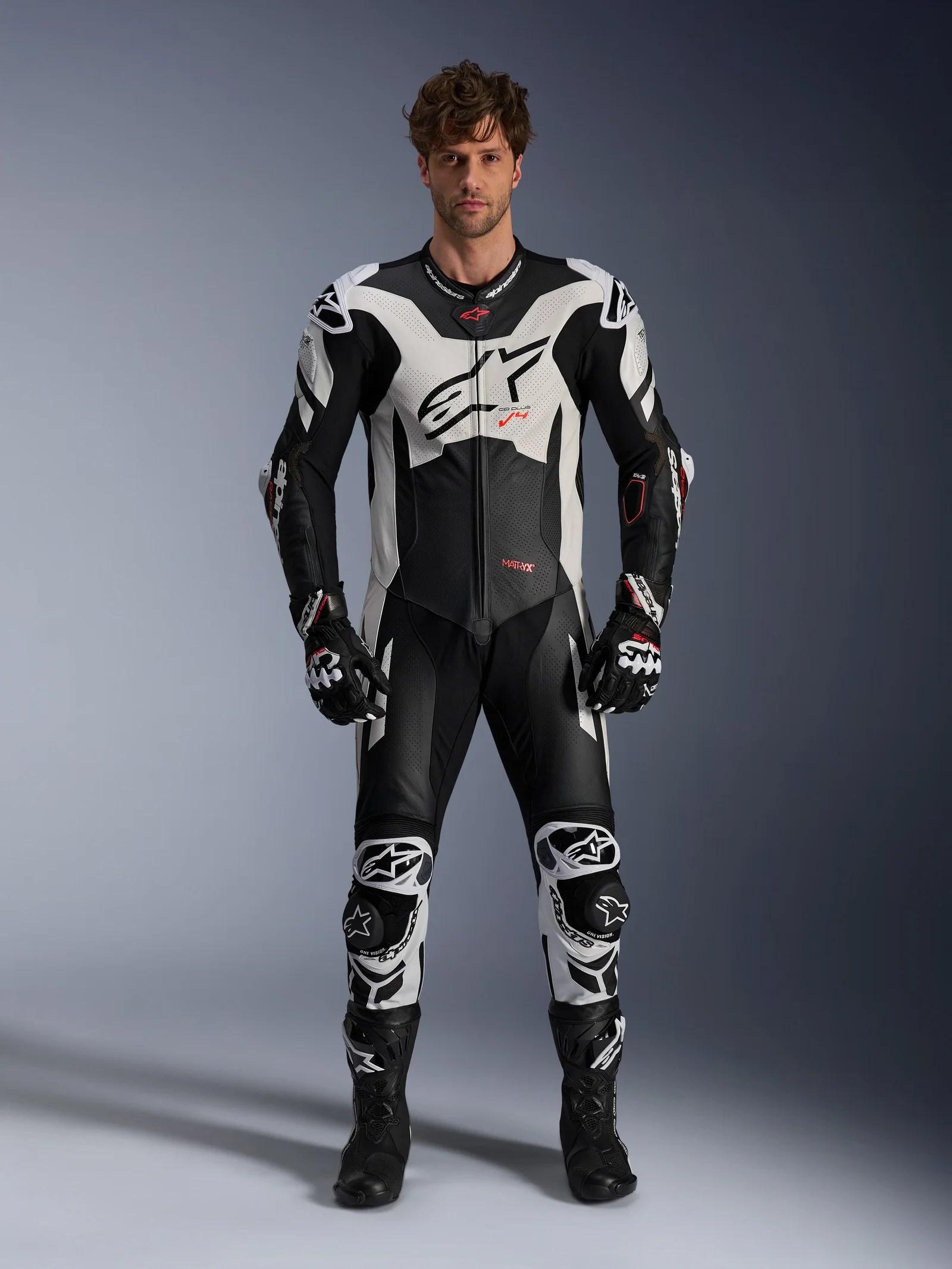 gp-plus-v4-sprint-1pc-leather-suit-custom.jpg gp-plus-v4-sprint-1pc-leather-suit-custom.jpg