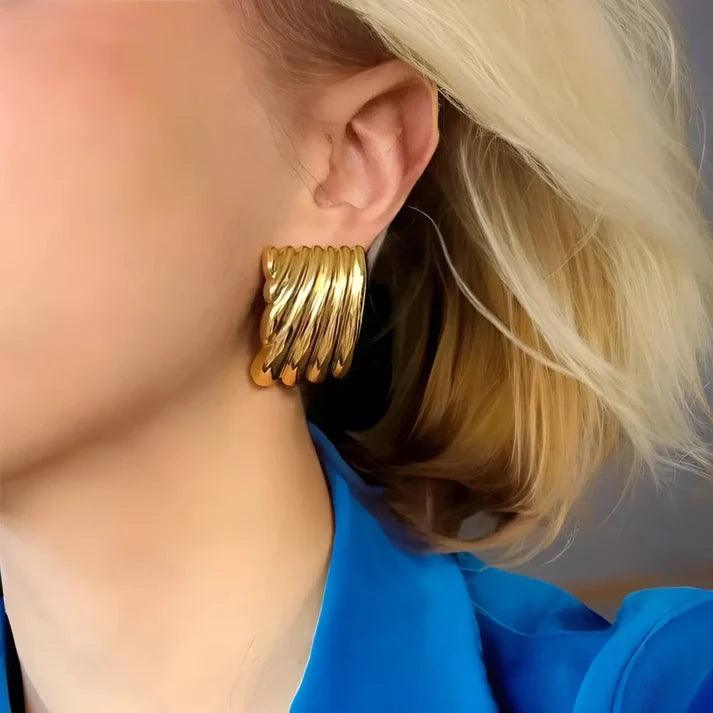 sori_style_gold_wave_earring_for_women-1.jpg sori_style_gold_wave_earring_for_women-1.jpg