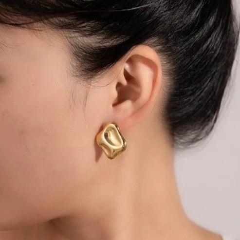 soristyle_gold_chunky_stud_earring.jpg soristyle_gold_chunky_stud_earring.jpg