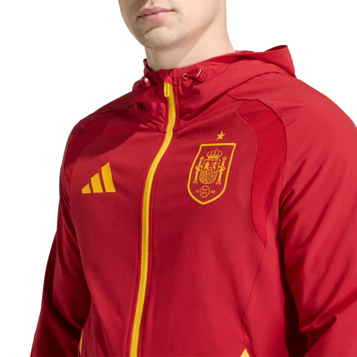 342058_adidas-spanje-tiro-travel-vest-2026-2028-rood-1.png 342058_adidas-spanje-tiro-travel-vest-2026-2028-rood-1.png