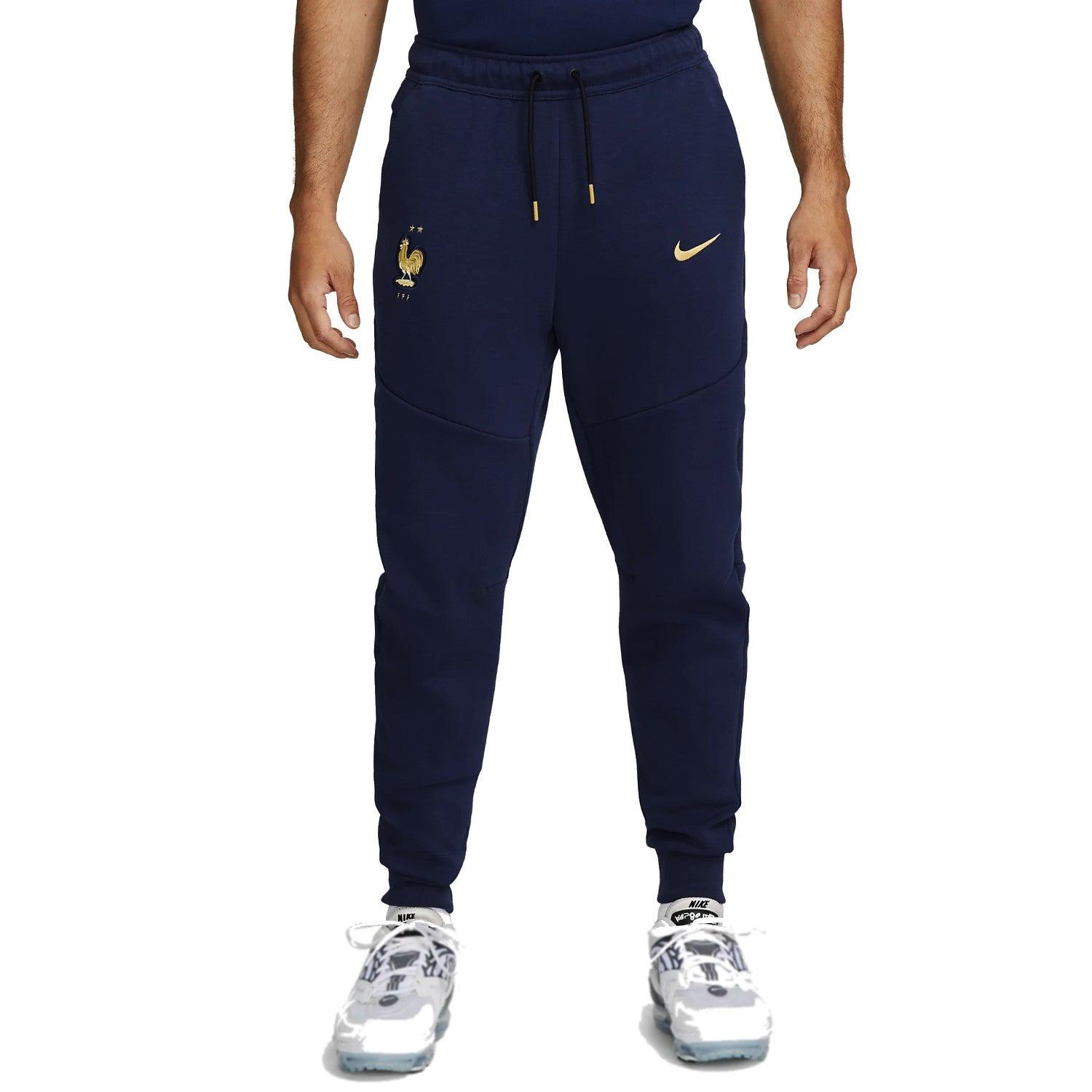 france-tech-fleece-tracksuit-2022-navy-outfit-full-view-1.jpg france-tech-fleece-tracksuit-2022-navy-outfit-full-view-1.jpg