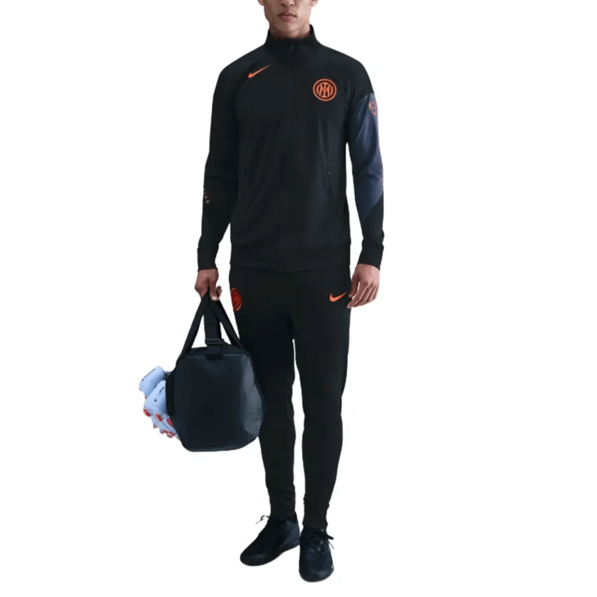 nike-inter-milan-ucl-tracksuit-2025-26-black-full-outfit-1.png nike-inter-milan-ucl-tracksuit-2025-26-black-full-outfit-1.png